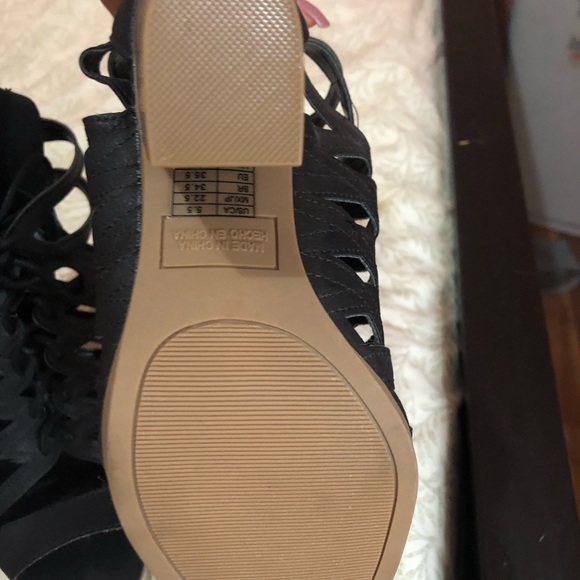 Lace sandals - Picture 3 of 4